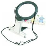 Hands free magnifier lamp